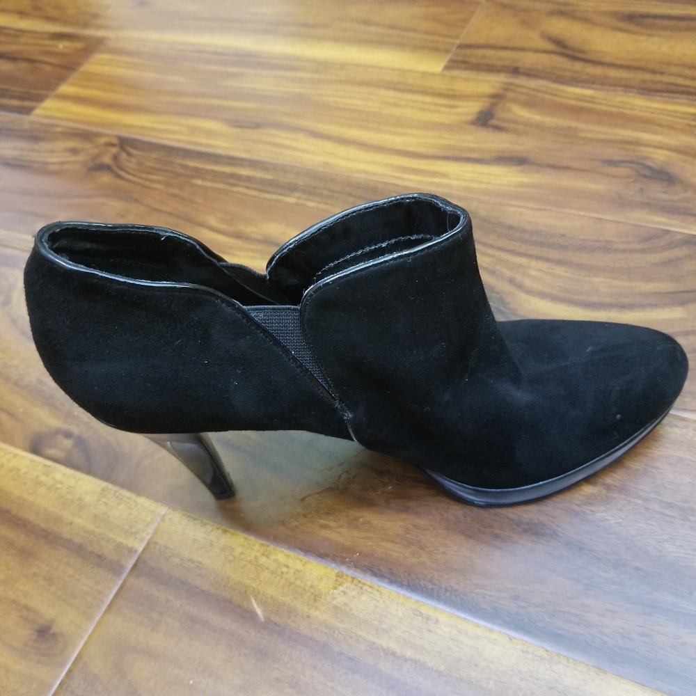 Bandolino Snapshot Black Suede Leather Ankle Booties 8.5 M